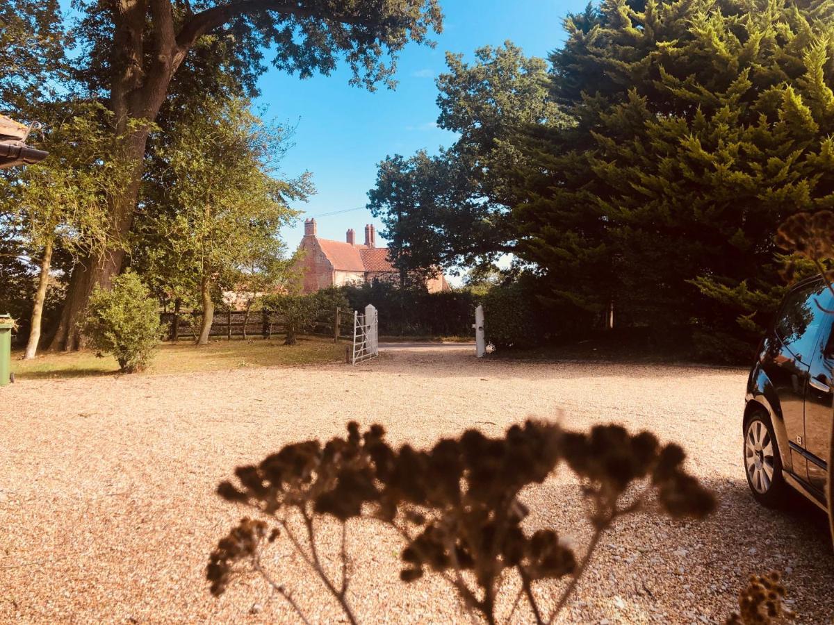 Somerleyton Meadows - The Hideaway Hut & Hot Tub Herringfleet Exteriör bild