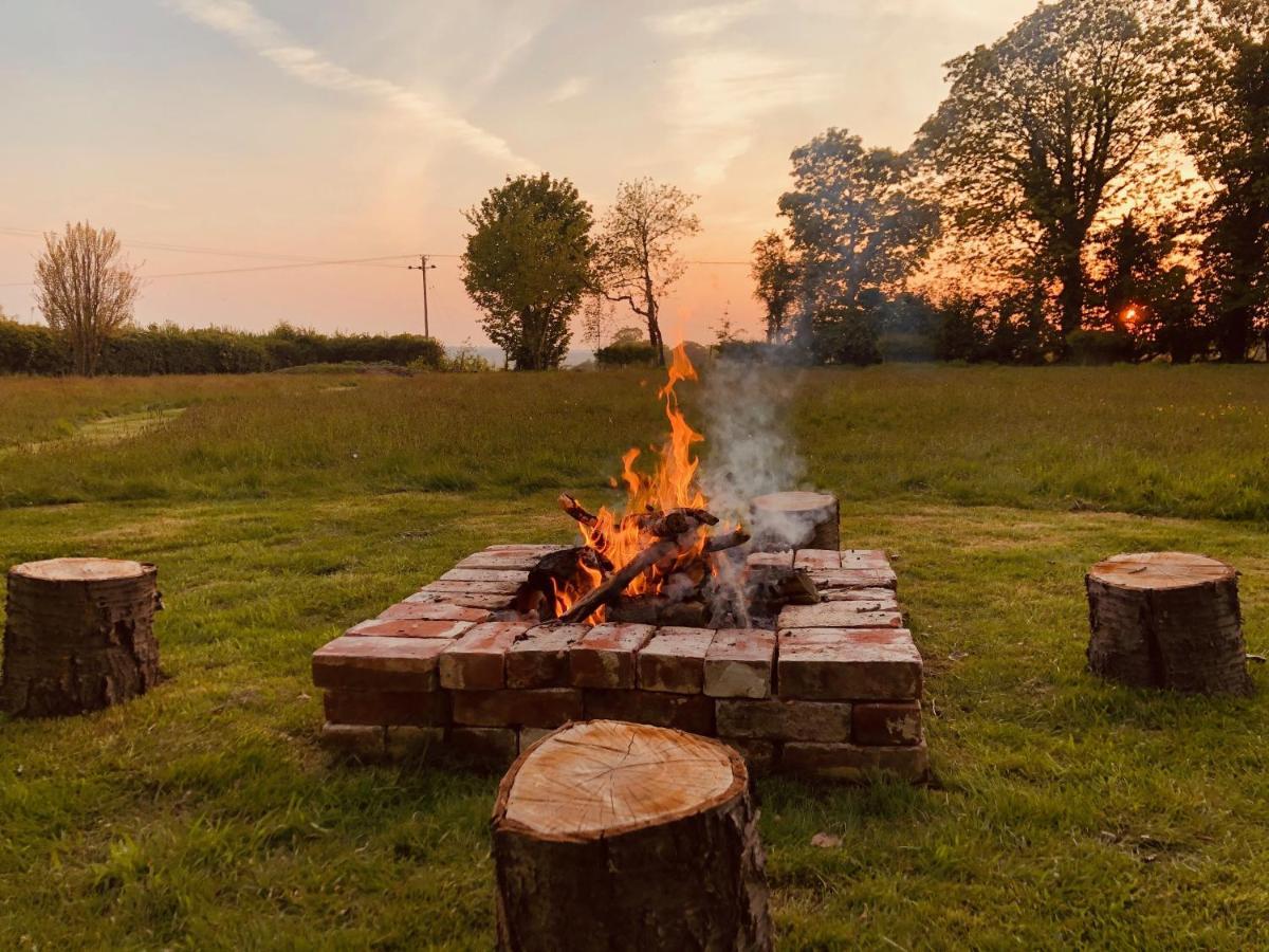 Somerleyton Meadows - The Hideaway Hut & Hot Tub Herringfleet Exteriör bild